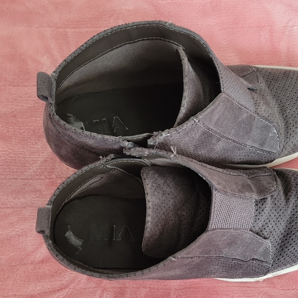 MIA Gray Women's High-Top Sneakers - Picture 2 of 6